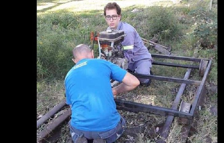 Los voluntarios, manos a la obra.