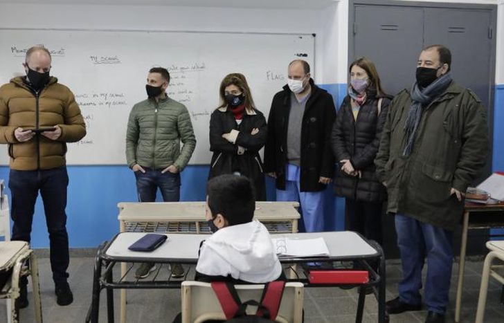 Entregaron tablets en la Primaria Nº7 de Banfield Este.