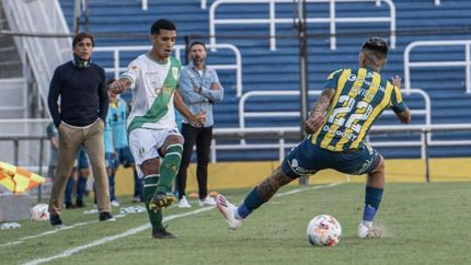 Ante Central, en 2021, Amaya debutó como profesional en Banfield.