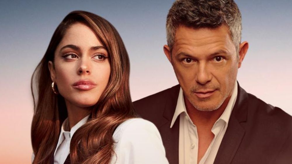 Tini y Alejandro Sanz se dieron un Un beso en Madrid