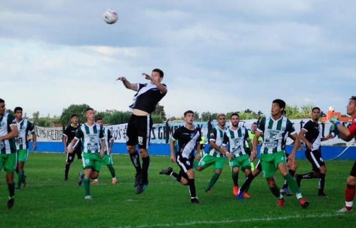 Claypole arrancó con complicaciones en la Primera C.