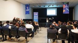 Más de 50 productos asistieron al Club Cultural, de Lomas Oeste.