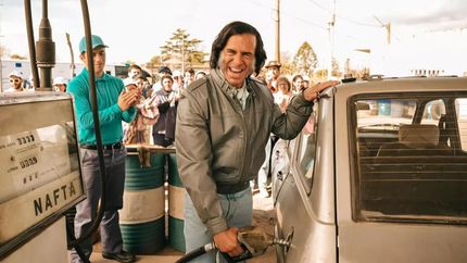 Leonardo Sbaraglia, como Carlos Menem.