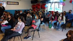 Los últimos viernes de cada mes se realizan encuentros sobre diversas temáticas.