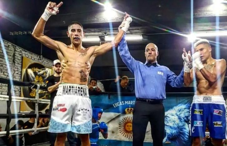 El lomense no tuvo problemas para resolver la pelea ante Díaz.