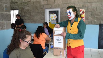 El Joker emitió su voto en Lomas.
