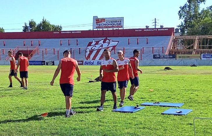 El Tallarín entrena en Timote y Castro.