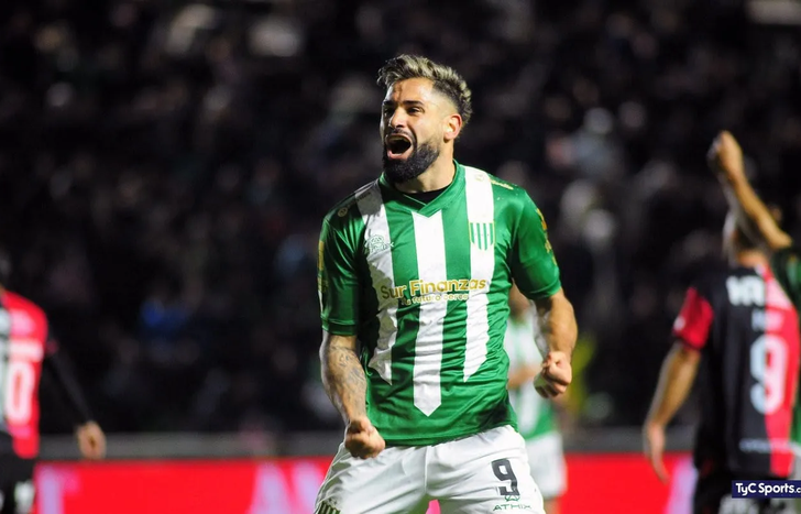 Milton Giménez, ex Banfield, podría jugar el mundial para la selección de Paraguay.