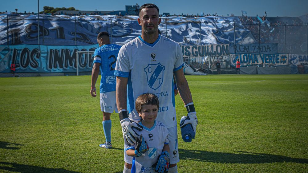 Ezequiel Mastrolía mostró regularidad en el arco de Temperley.