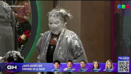 Sandra fue el blanco en la guerra.