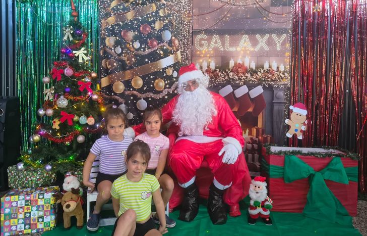 Las trigemelas de Lomas fueron a ver a Santa y se encontraron con una sorpresa.&nbsp;