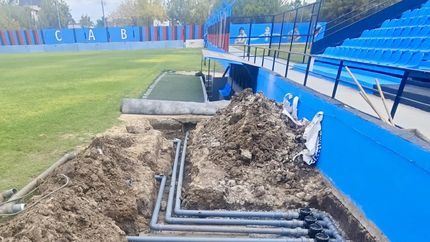 Brown de Adrogué mejora su campo de juego.