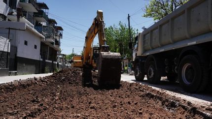 Repavimentan 16 cuadras de la calle Doyhenard. Repavimentan 16 cuadras de la calle Doyhenard.