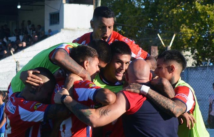 El equipo de Escalada tuvo su primer triunfo del torneo de la Primera B.