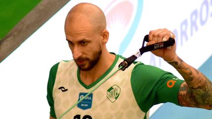 Bernasconi, armador de Defensores de Banfield.