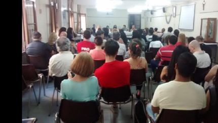 funciona cada miércoles de 19 a 21.