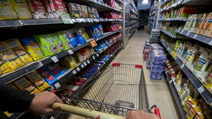 devaluacion: los alimentos salen 10% mas caros