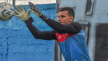 Giovini lleva cinco vallas en cero.