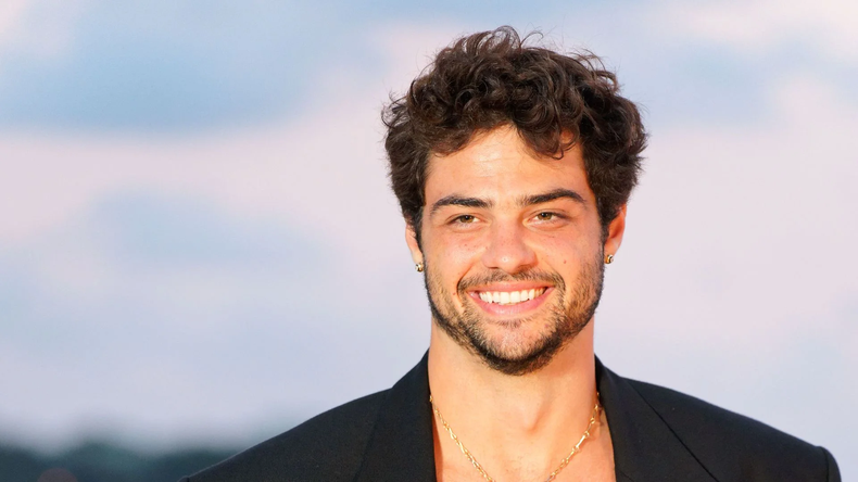 Noah Centineo protagoniza la película. 