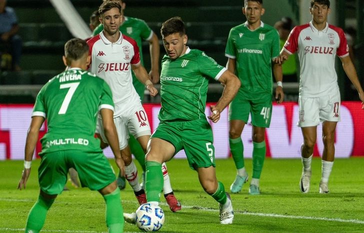 Banfield recibirá a Huracán este jueves por el Torneo Apertura.