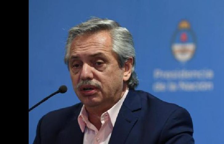 respondió mensajes a través de su red social twitter.