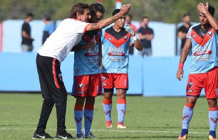 Para Pablo Vico, el empate de Brown hay que analizarlo antes y después de la expulsión.