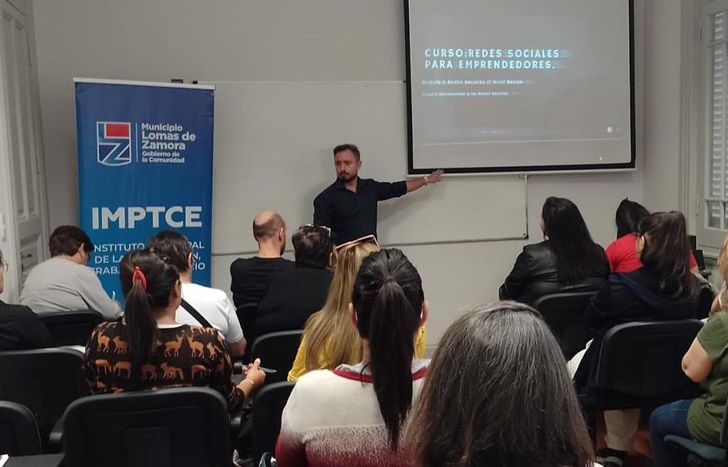 La Escuela de Emprendedores fue lanzada en abril para ampliar la oferta de capacitaciones.