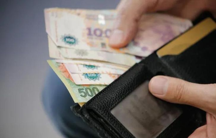 Se aprobó un aumento del salario mínimo, vital y móvil.