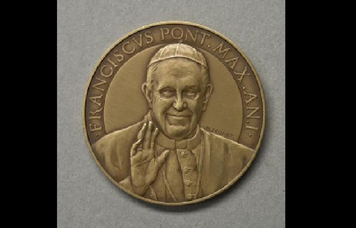 medalla papa