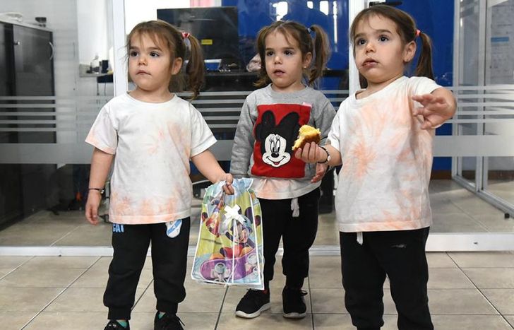 Se despidieron a los besos.