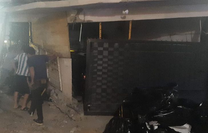 Tuvieron que poner puntales para que no se desplome el techo.