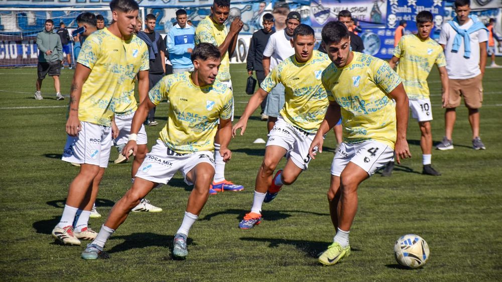 Nicolás Ávalos en el calentamiento previo a su debut en Temperley. Nicolás Ávalos en el calentamiento previo a su debut en Temperley.
