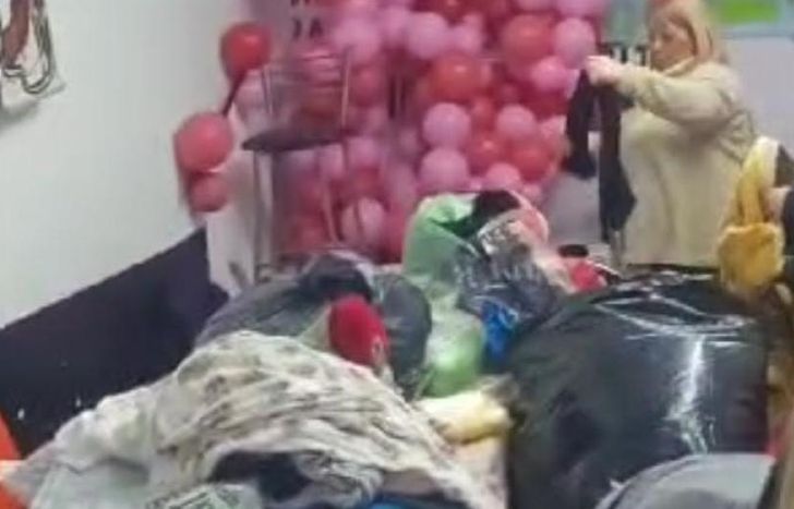 Algunas de las donaciones que ya recibieron, están siendo seleccionadas y rotuladas.