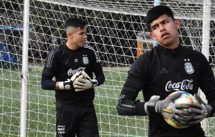 Agustín Cañete, arquero de Banfield en el Sub-17.