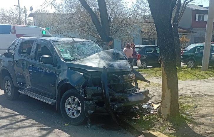 Así quedó la camioneta tras el choque en Temperley.