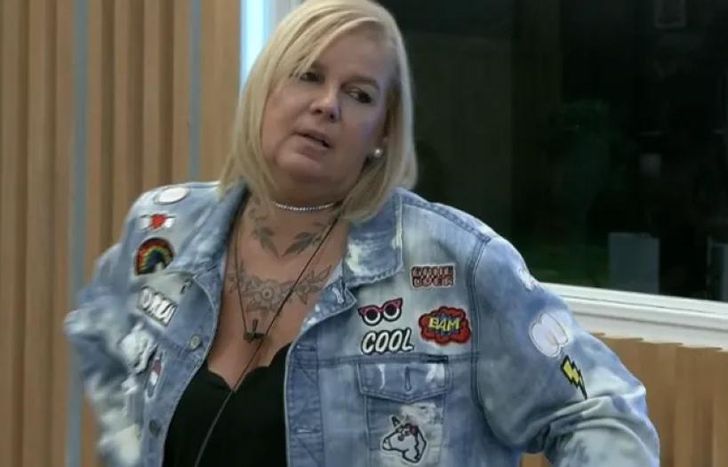 Virginia, enojada con sus compañeros.