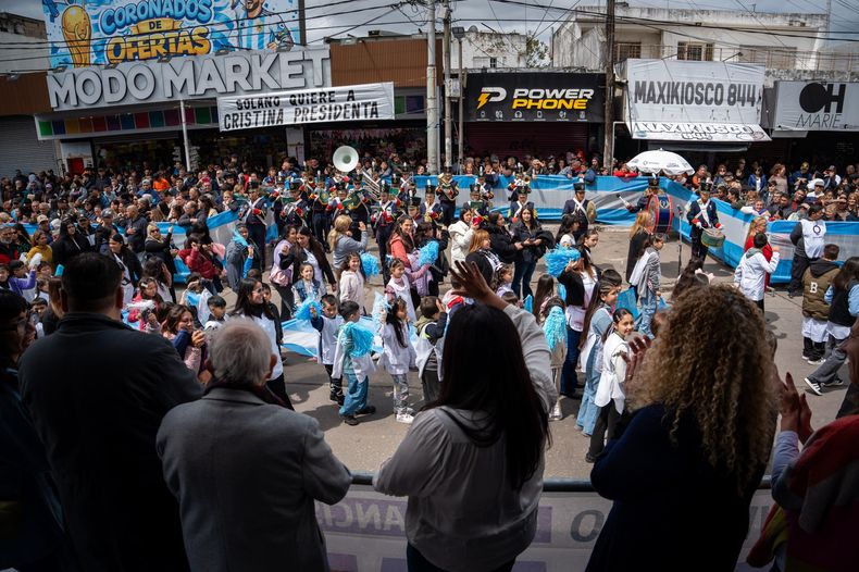 Uno de los momentos centrales fue el desfile c&iacute;vico, institucional y tradicionalista sobre la avenida 844.