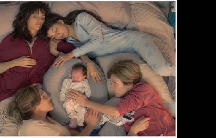 El nacimiento de una beba unirá los caminos de cuatro mujeres.