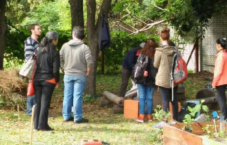 PARA NOTA P╡GINA 4Lanús - taller del inta