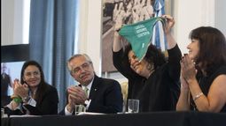 Fernández y Vizzotti destacaron la Ley de Aborto.