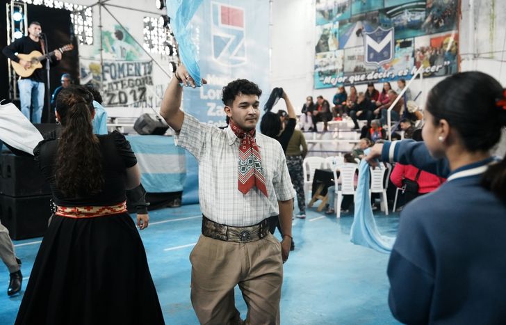 Un ciclo que lleva la música y el baile a instituciones barriales de Lomas.