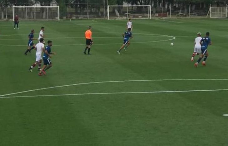 El Azul venció a la Reserva de Lanús en el Polideportivo Granate.