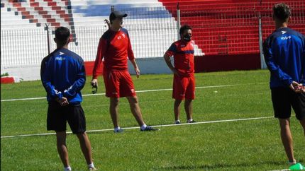 El plantel trabajo en dos turnos diferentes. El plantel trabajo en dos turnos diferentes.