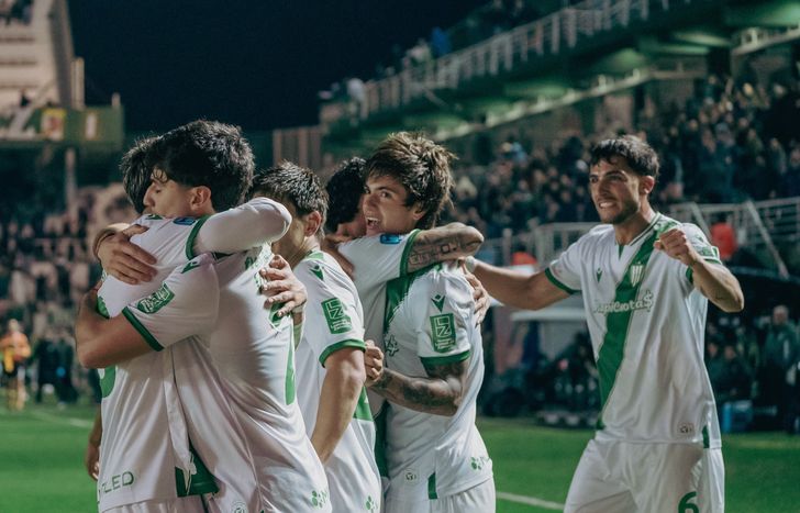 Luego de vencer a Sarmiento, Banfield va por otra victoria en el torneo.