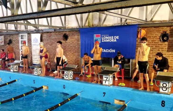 Hubo más de 50 nadadores.