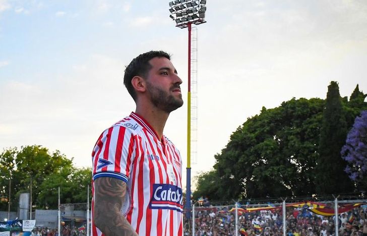 Torres, en cancha de Colegiales.