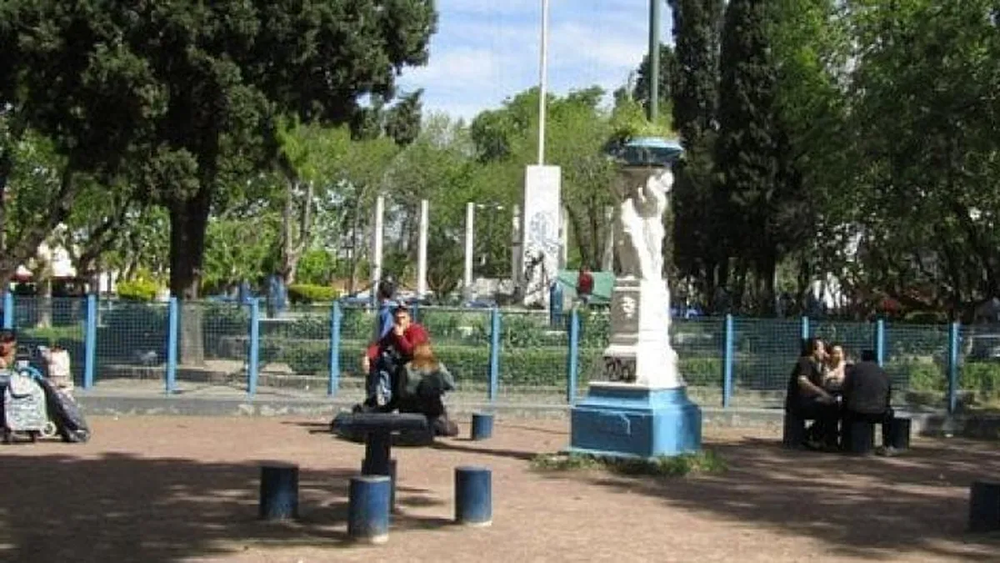 La Plaza Tomás Espora, en el corazón de Temperley Oeste.