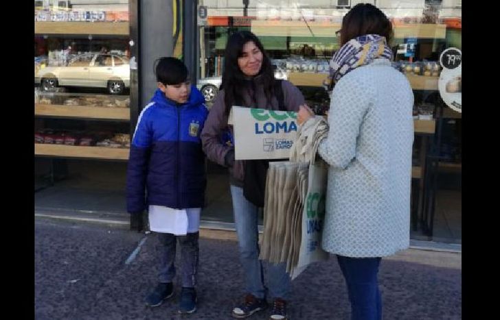 la iniciativa tuvo lugar en negocios y esquinas concurridas.