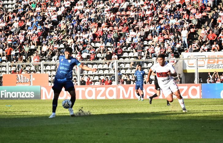 Javier Toledo se marcha de Temperley tras una temporada irregular.