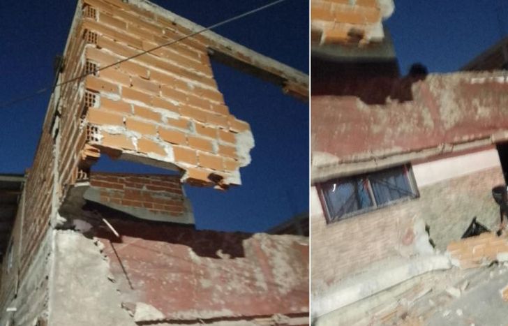 Una parte del primer piso del edificio se desplomó.